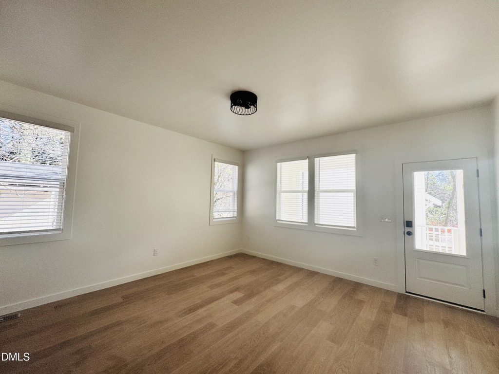 2811 Wilcox Place - Photo 8
