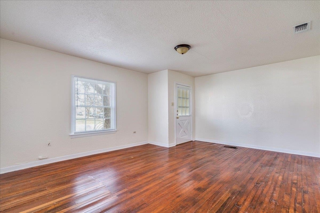 1119 N Lbj Dr - Photo 7