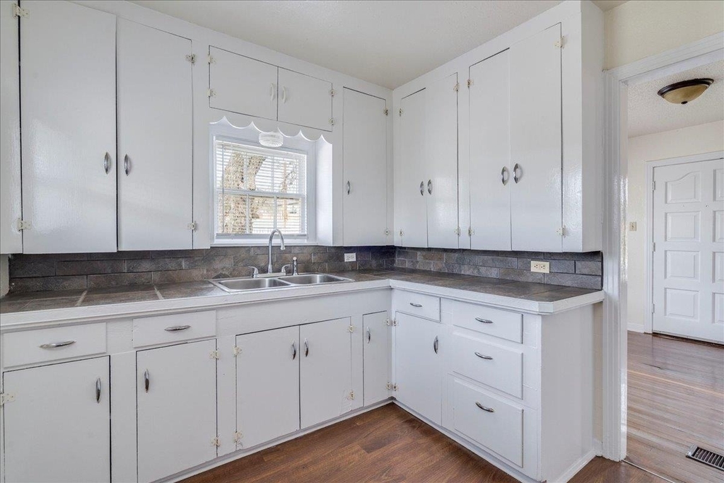 1119 N Lbj Dr - Photo 10