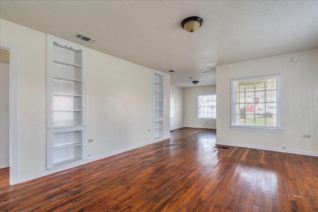 1119 N Lbj Dr - Photo 5