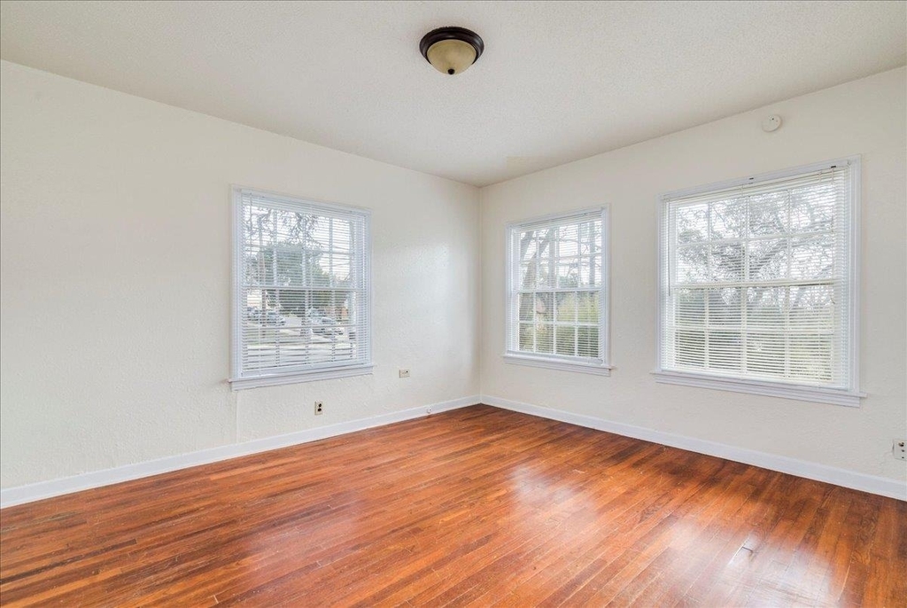 1119 N Lbj Dr - Photo 16