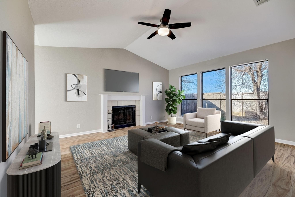 1406 Hyridge Circle - Photo 4