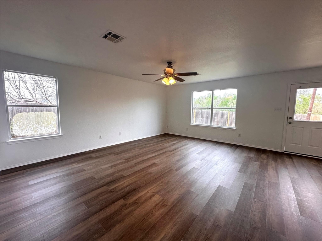 722 Lavaca Loop - Photo 3