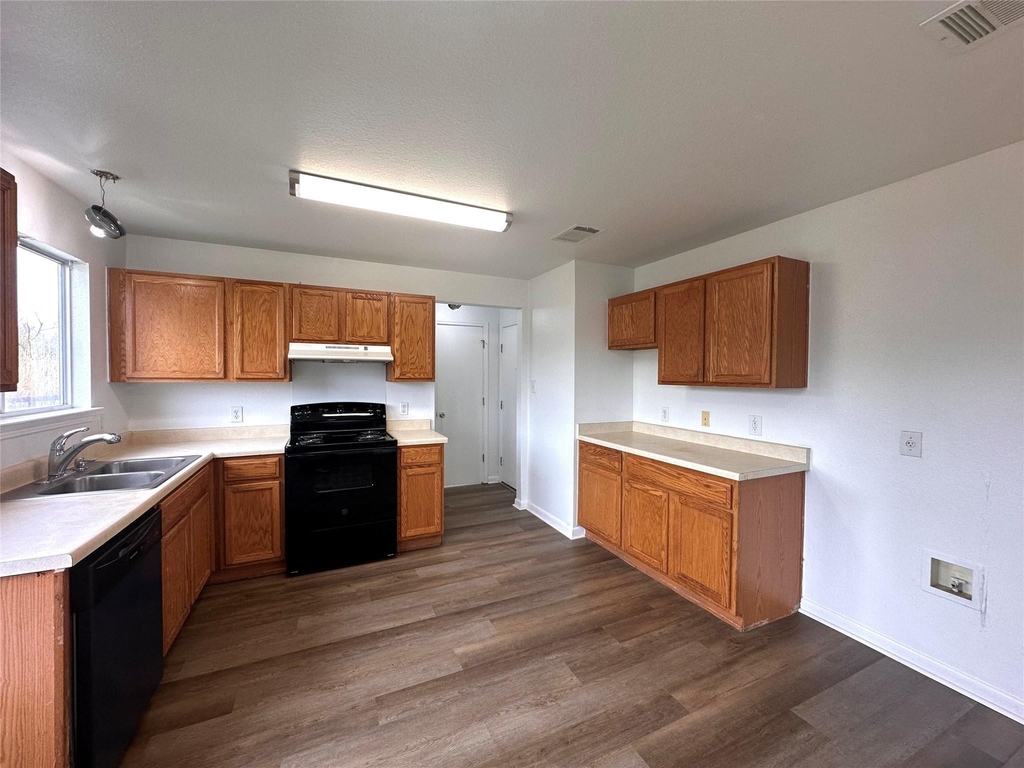 722 Lavaca Loop - Photo 5