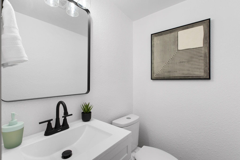 1201 Southport Dr - Photo 5