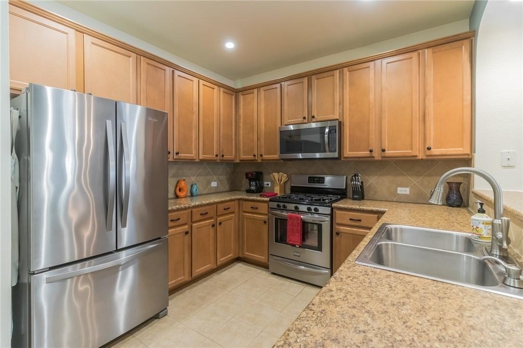 9201 Brodie Ln - Photo 2