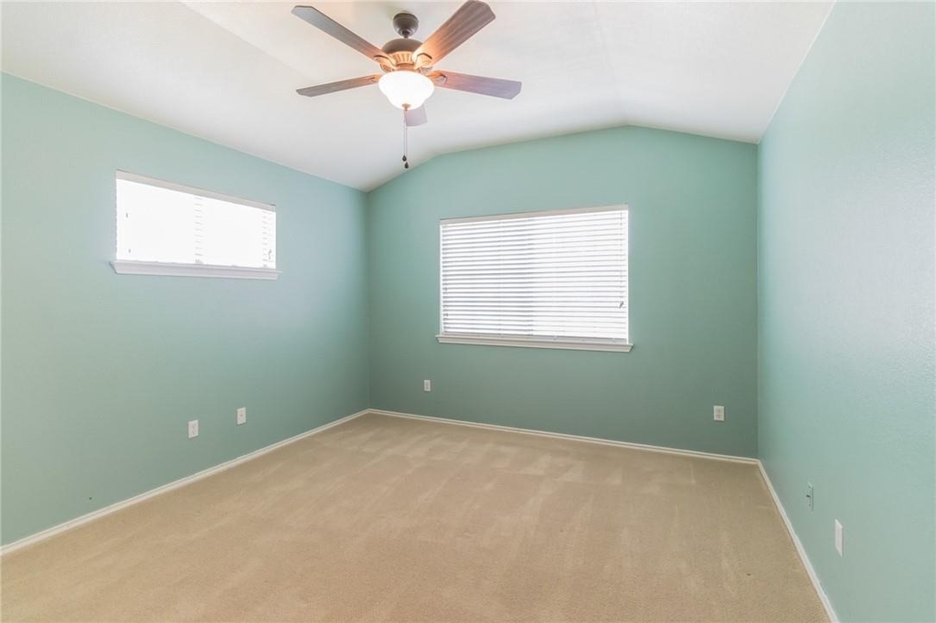 9201 Brodie Ln - Photo 3