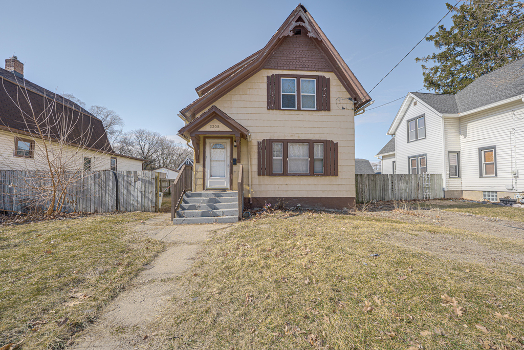 2308 Fremont Street - Photo 0