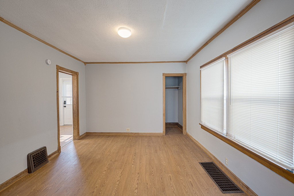 2308 Fremont Street - Photo 3