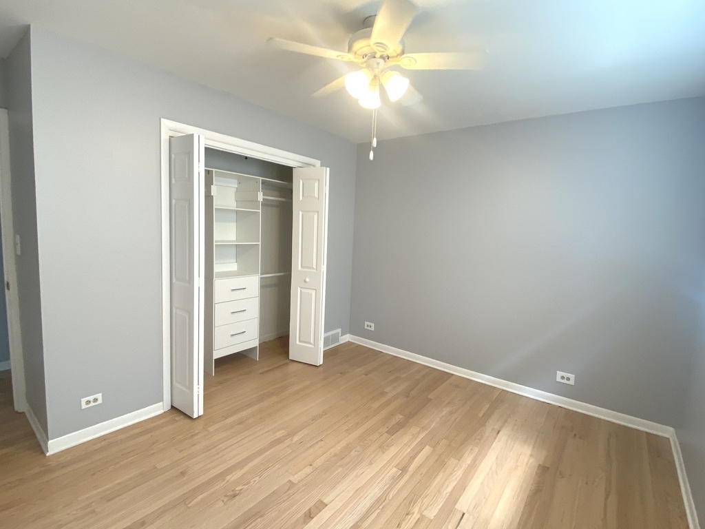 426 E Berteau Avenue - Photo 7