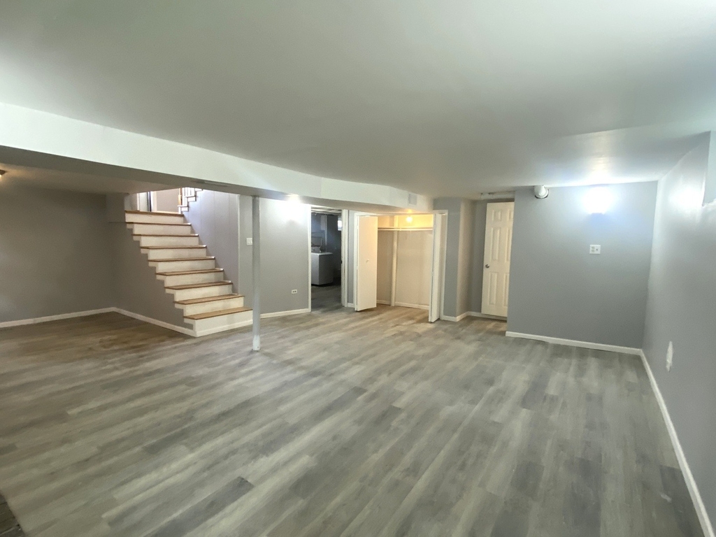 426 E Berteau Avenue - Photo 15