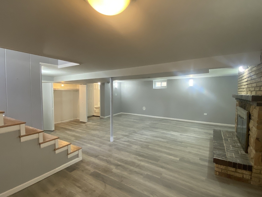 426 E Berteau Avenue - Photo 16