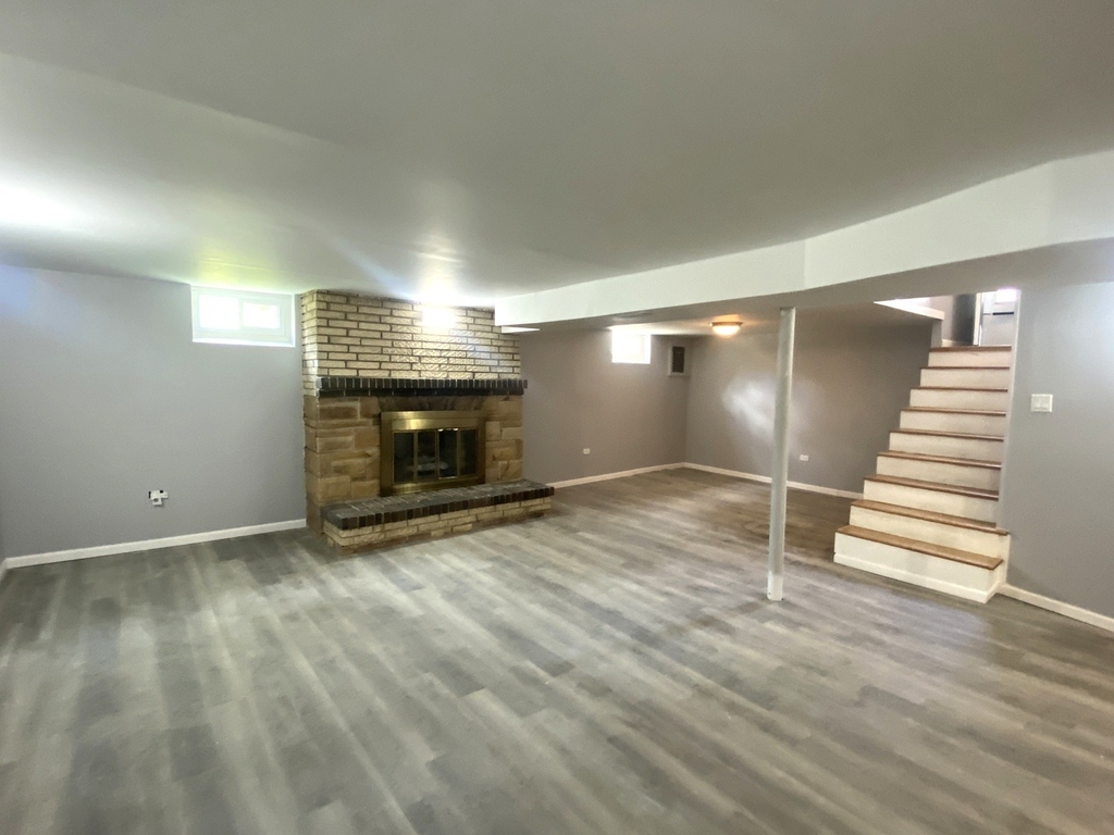 426 E Berteau Avenue - Photo 14