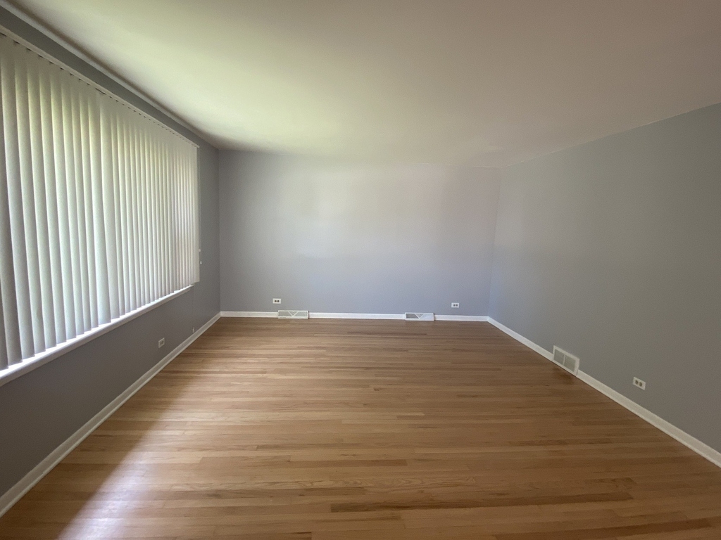 426 E Berteau Avenue - Photo 0