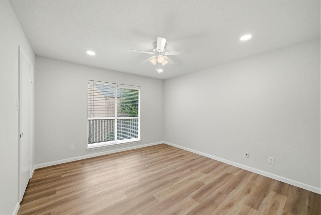 10211 Sugar Branch Drive - Photo 8