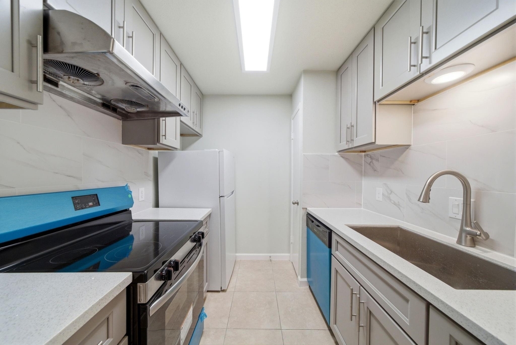 10211 Sugar Branch Drive - Photo 5