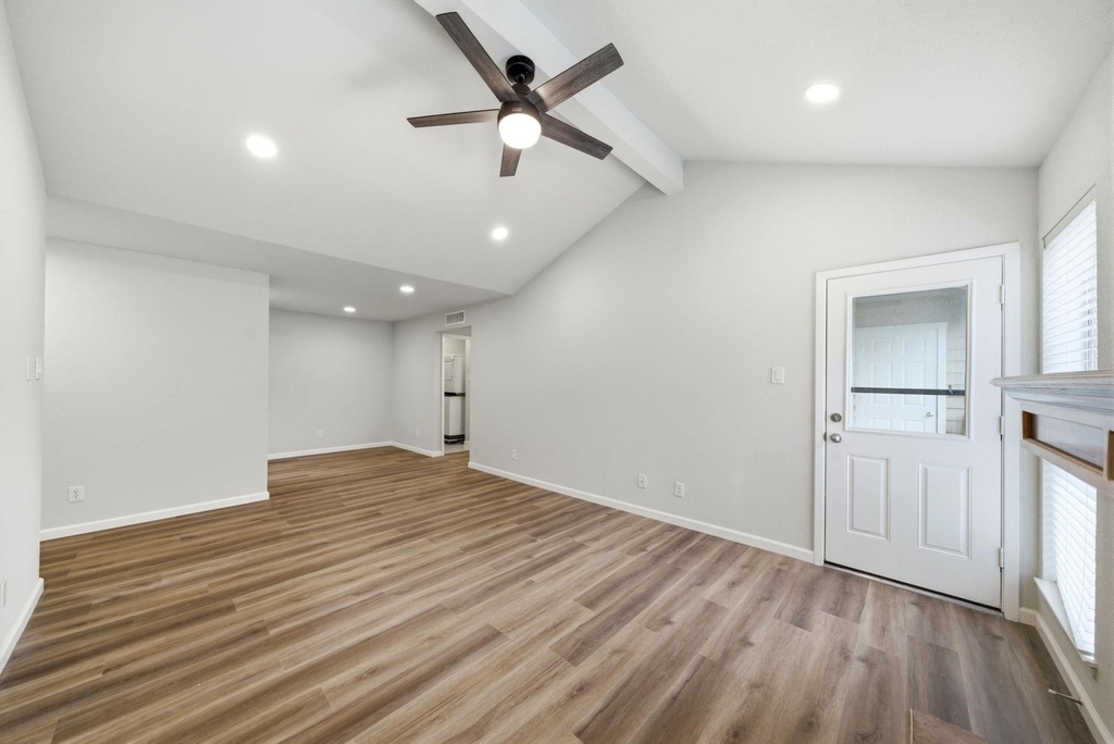 10211 Sugar Branch Drive - Photo 4