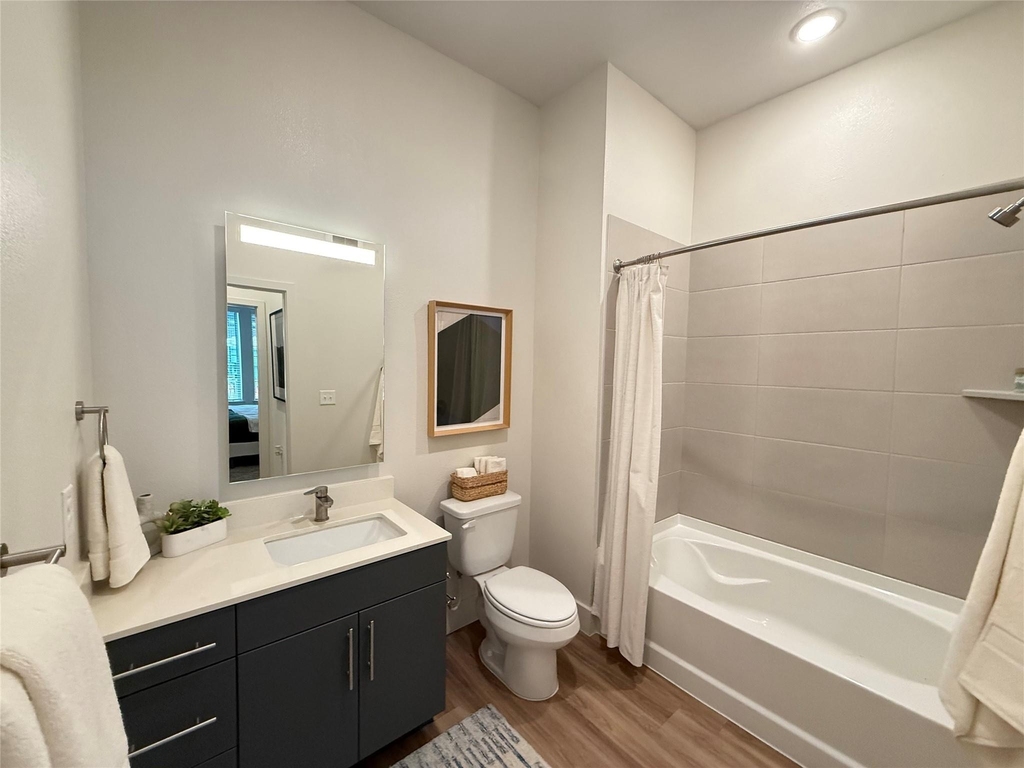 641 W Crosstimbers Street - Photo 4