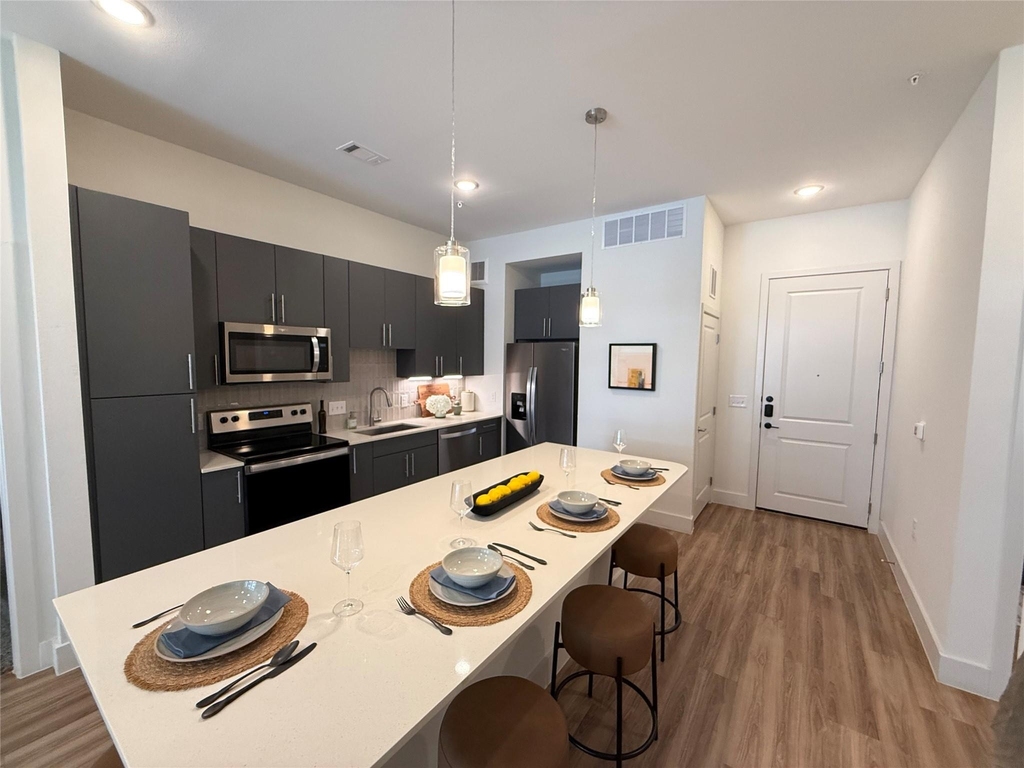 641 W Crosstimbers Street - Photo 1