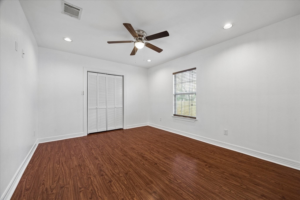 708 E 32nd Street - Photo 4