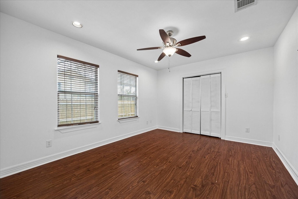 708 E 32nd Street - Photo 3