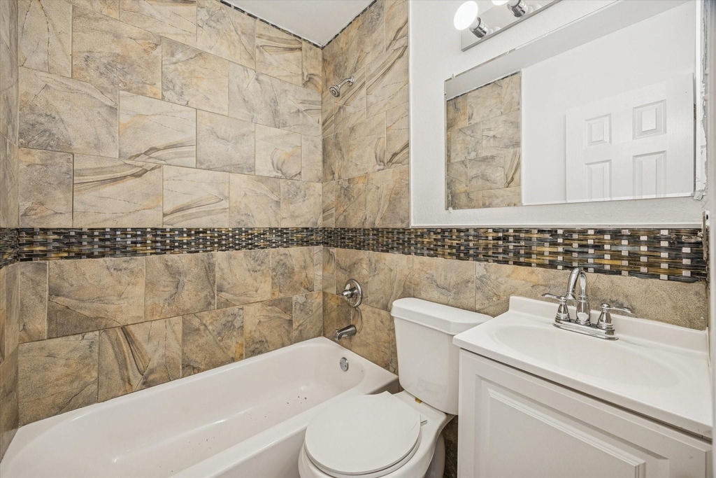 708 E 32nd Street - Photo 16