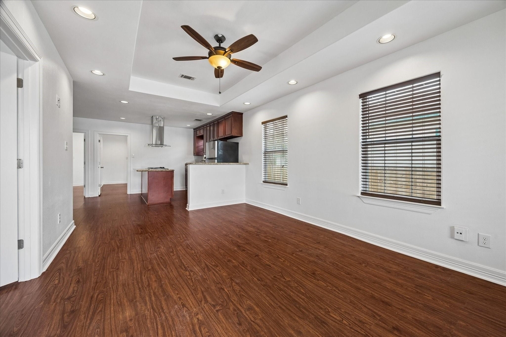 708 E 32nd Street - Photo 13