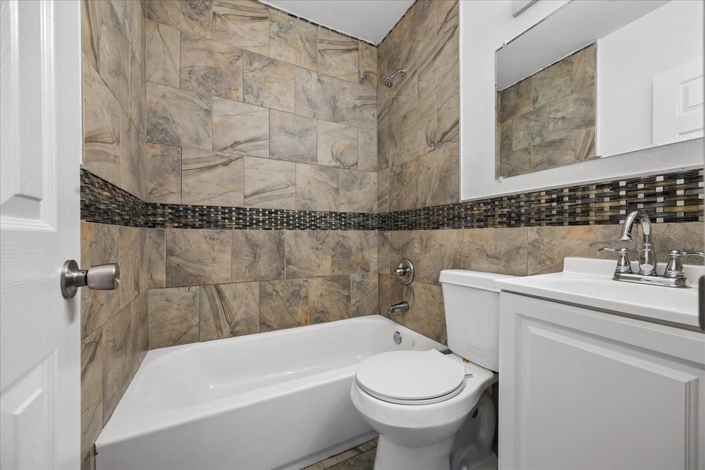 708 E 32nd Street - Photo 5