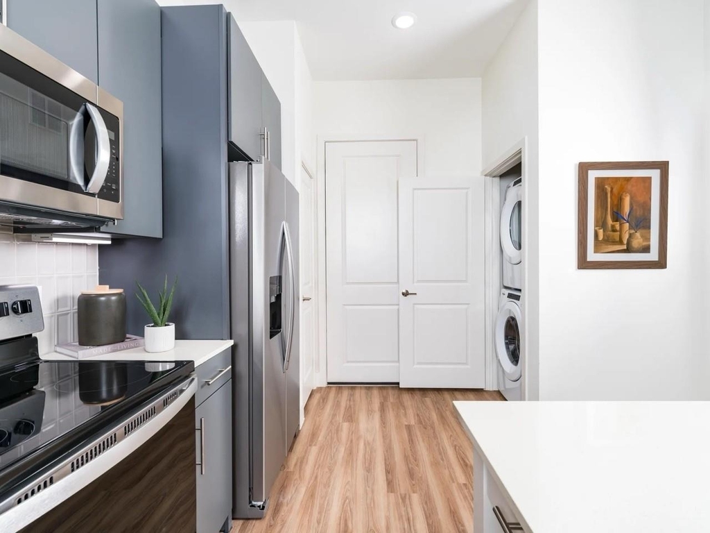 641 W Crosstimbers Street - Photo 8