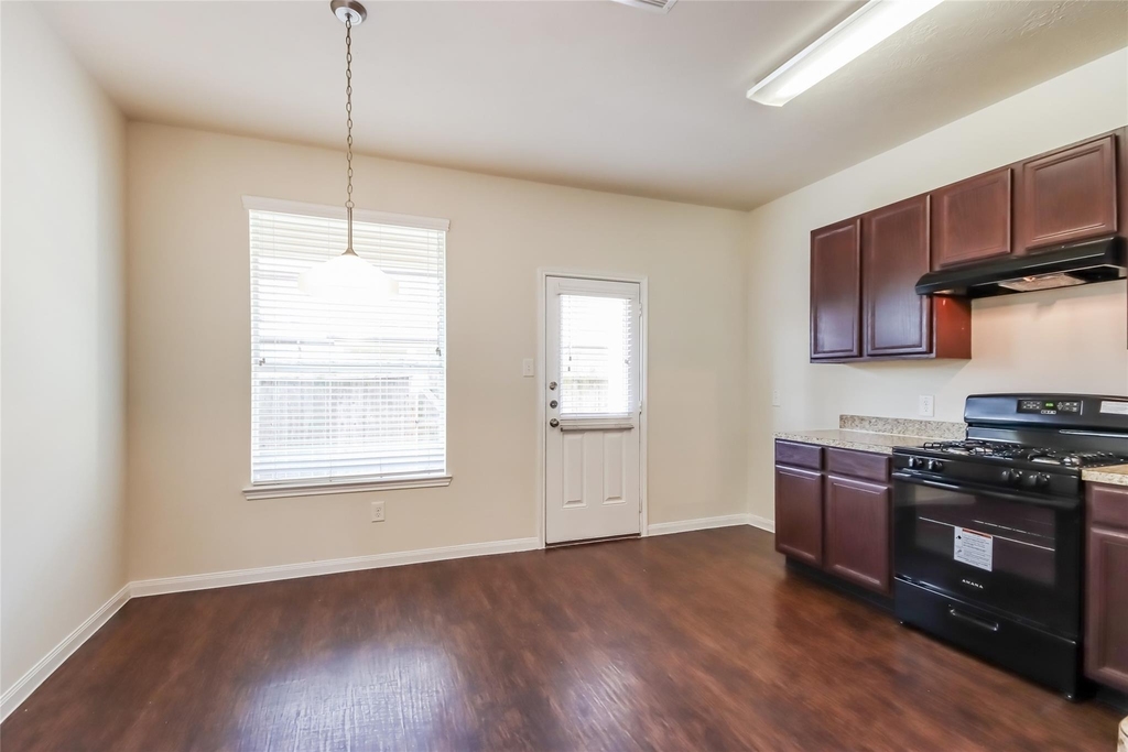 9714 Cira Court - Photo 3