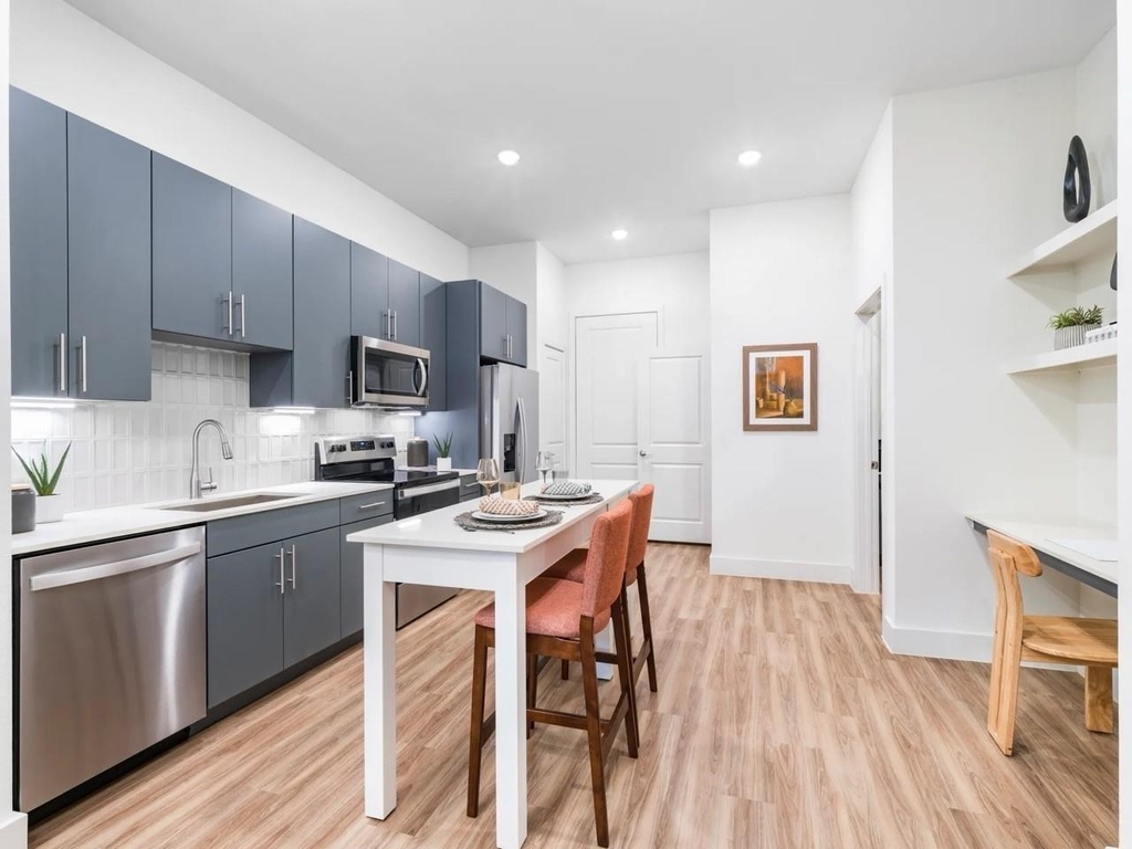 641 W Crosstimbers Street - Photo 1