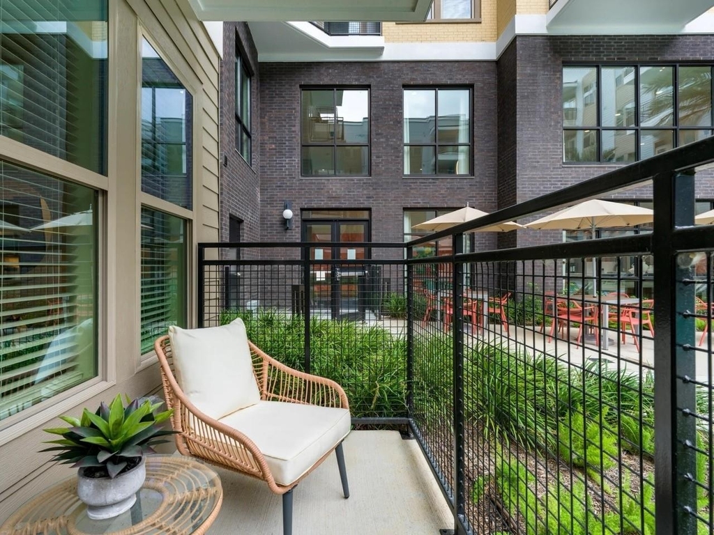 641 W Crosstimbers Street - Photo 6