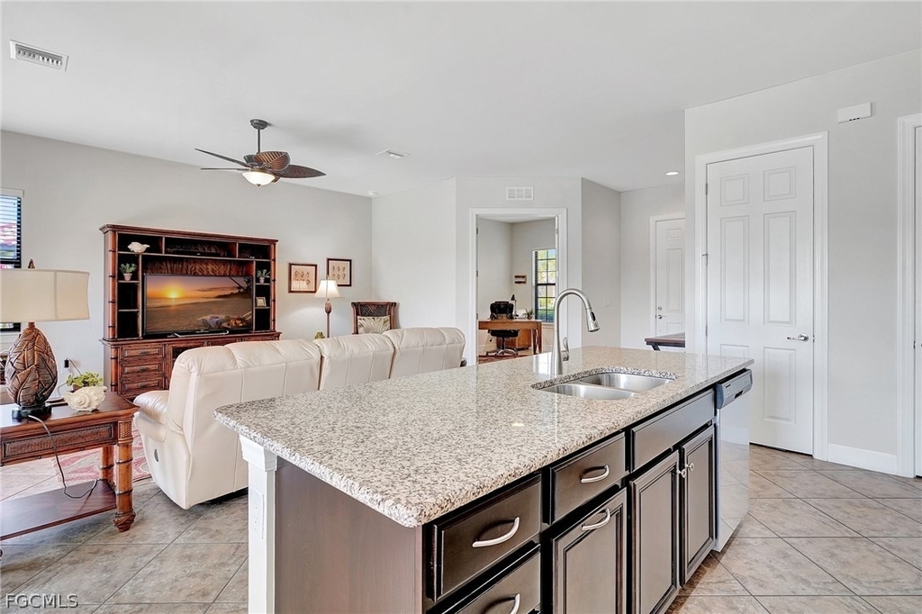 10879 Rutherford Road - Photo 8