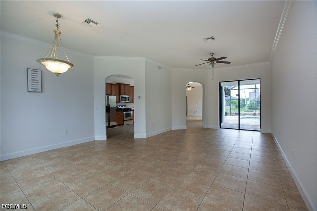 2110 Sw 38th Terrace - Photo 2