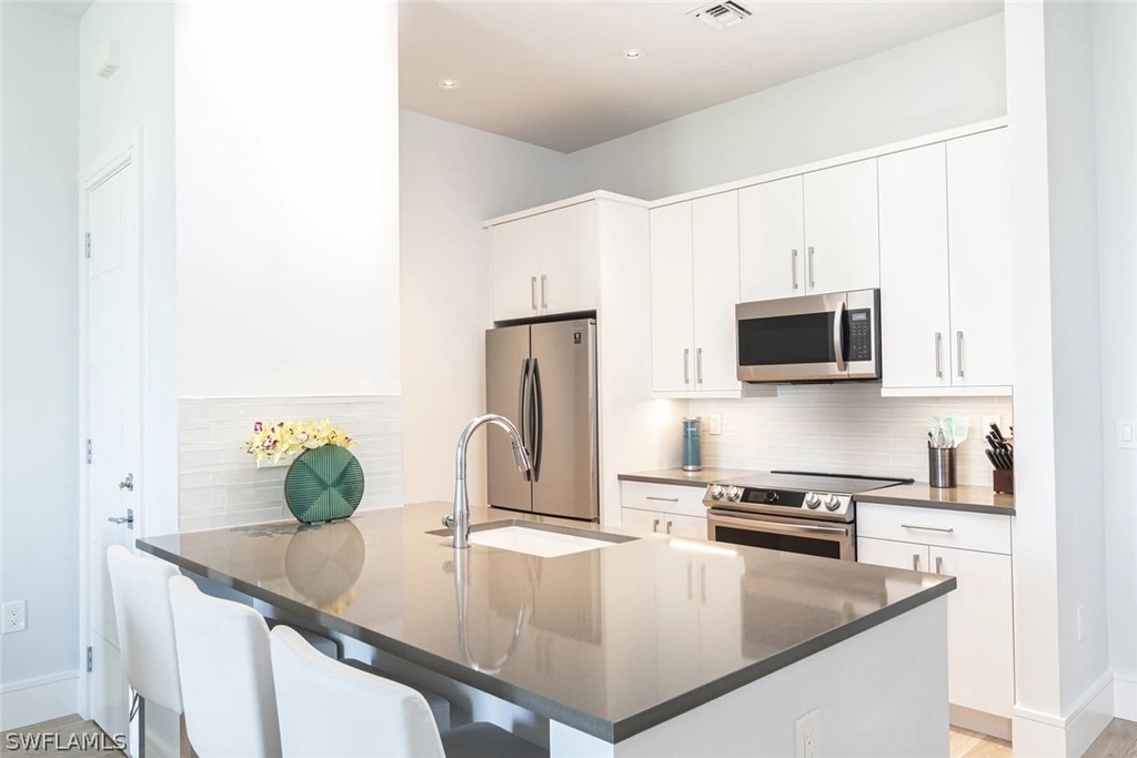 101 8th Street S - Photo 4