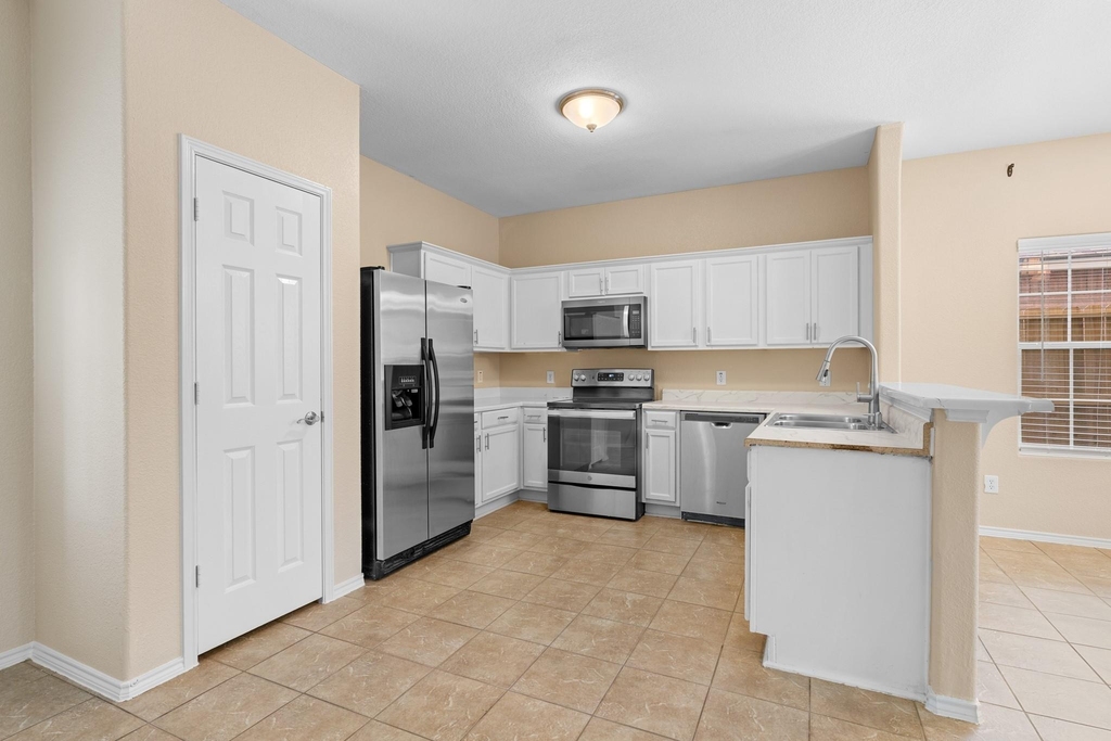 6238 Cottage Pines Drive - Photo 4