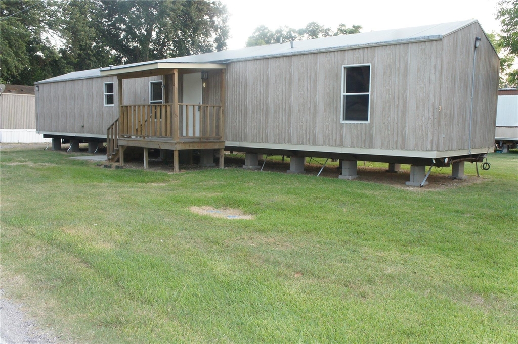 601 Clear Lake Road - Photo 0