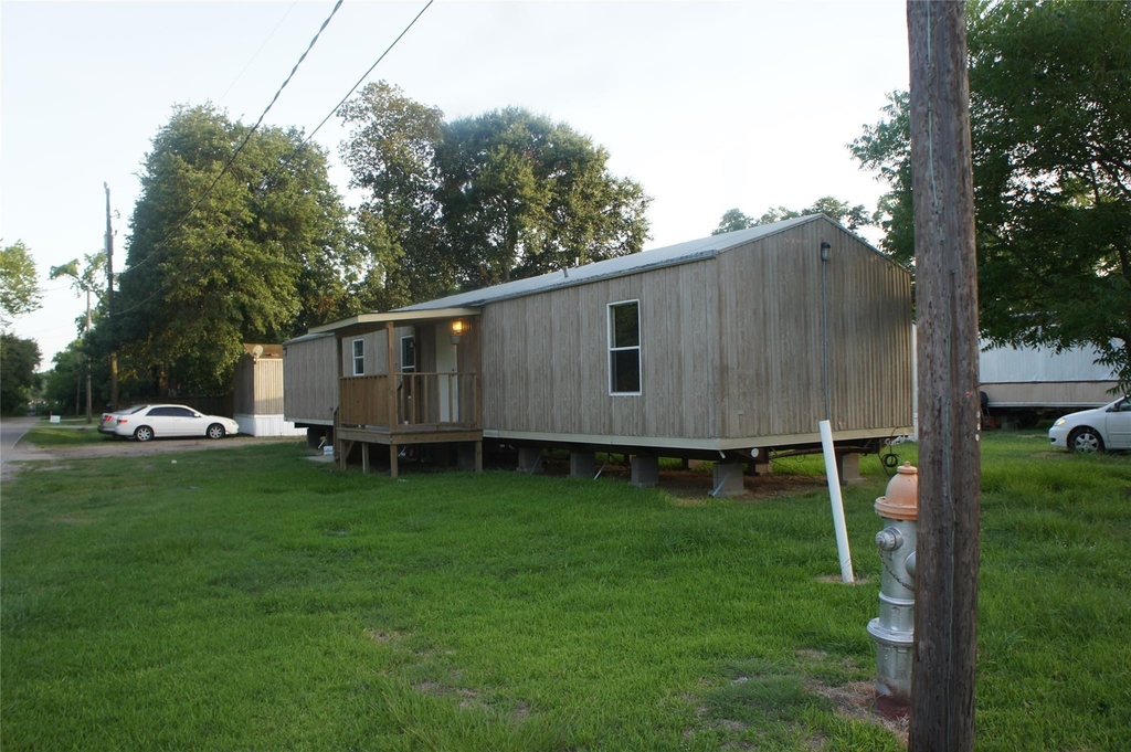 601 Clear Lake Road - Photo 2