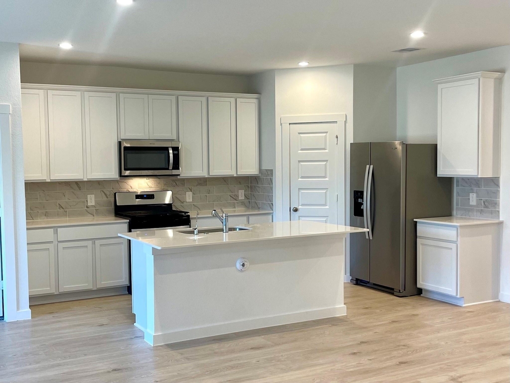 31710 Carlisle Cove Ct - Photo 3
