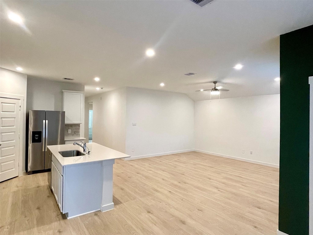 31710 Carlisle Cove Ct - Photo 4