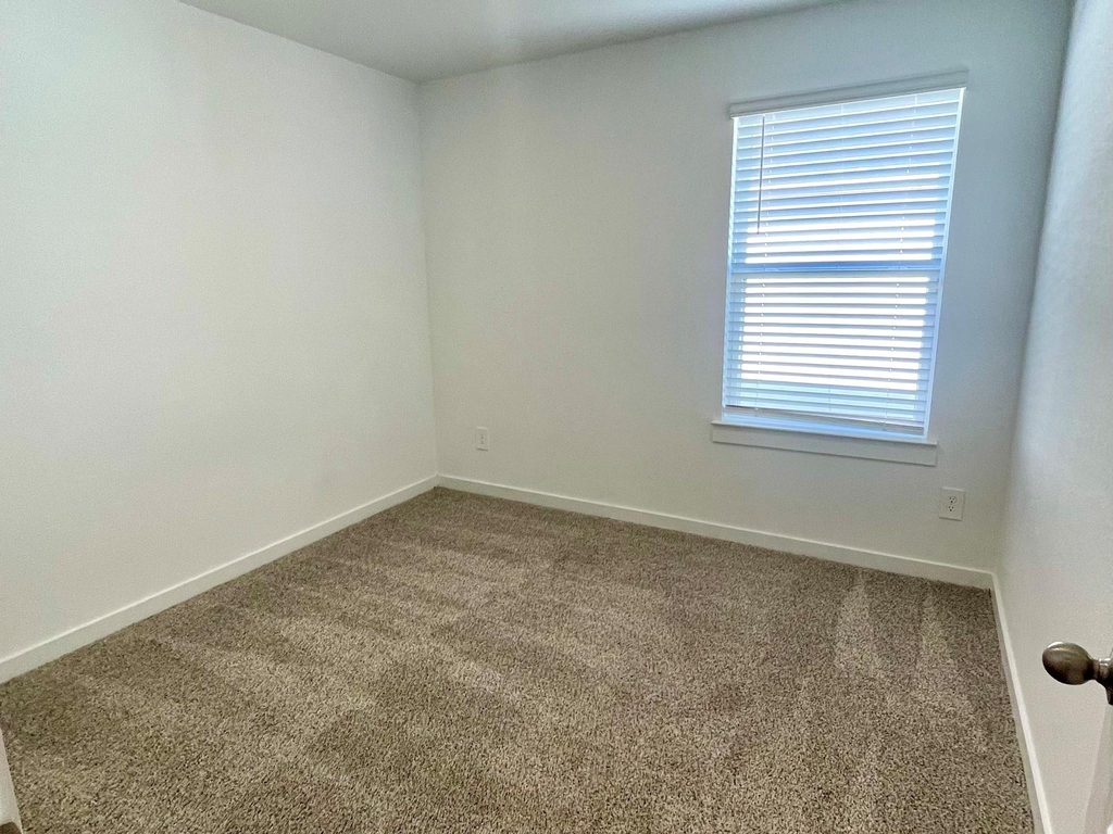 31710 Carlisle Cove Ct - Photo 8