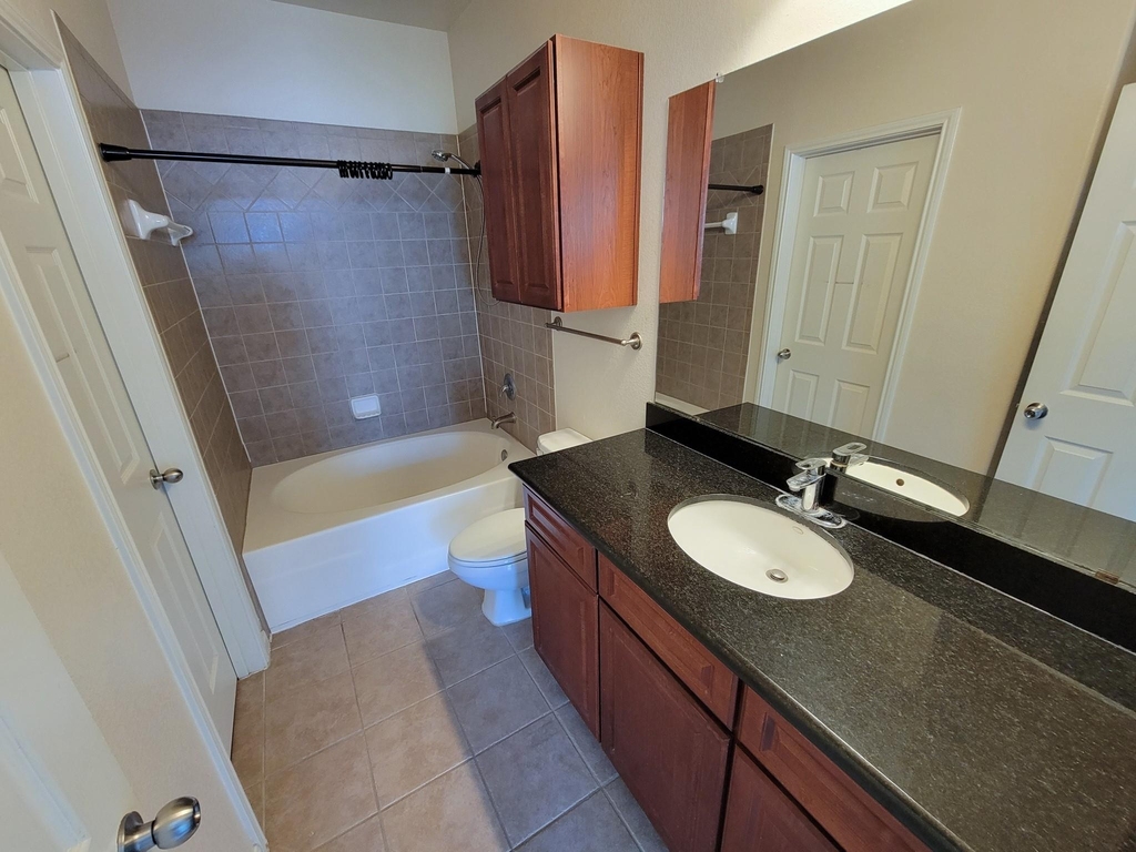 9200 Westheimer Road - Photo 18
