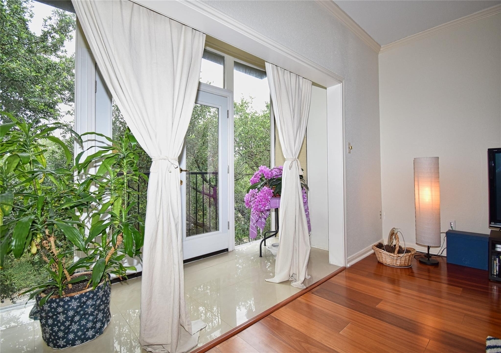 2425 Underwood Street - Photo 2
