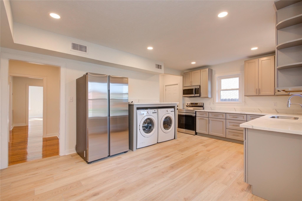 2208 Blodgett Street - Photo 7