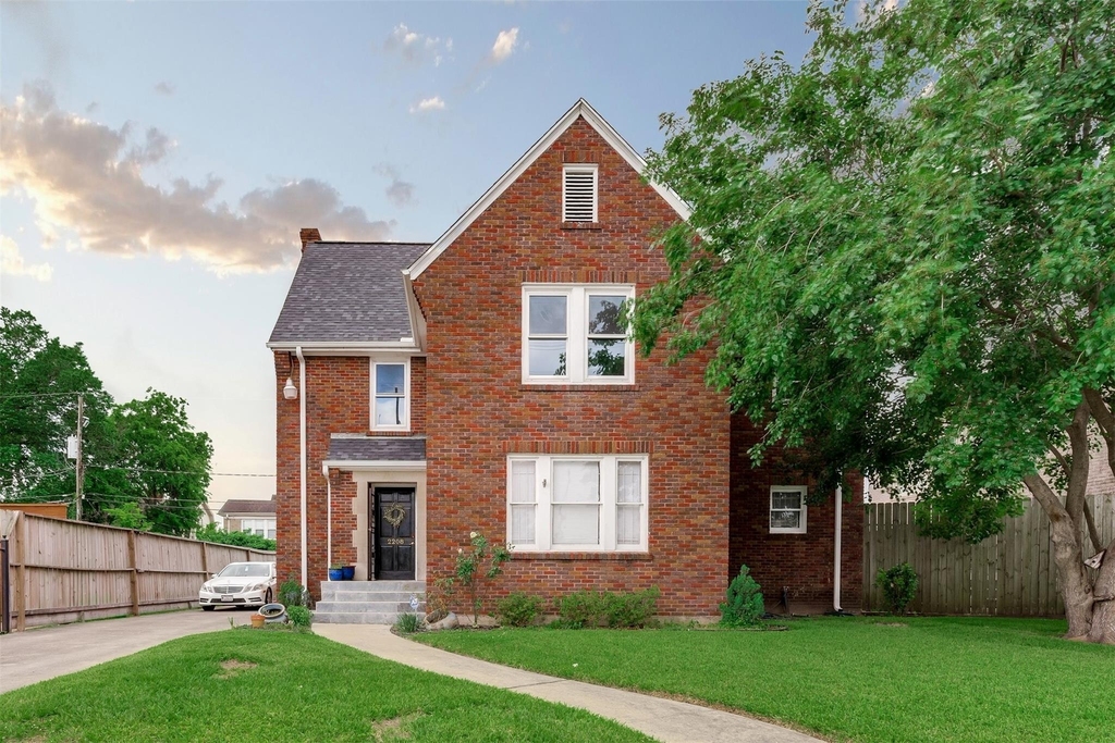 2208 Blodgett Street - Photo 0