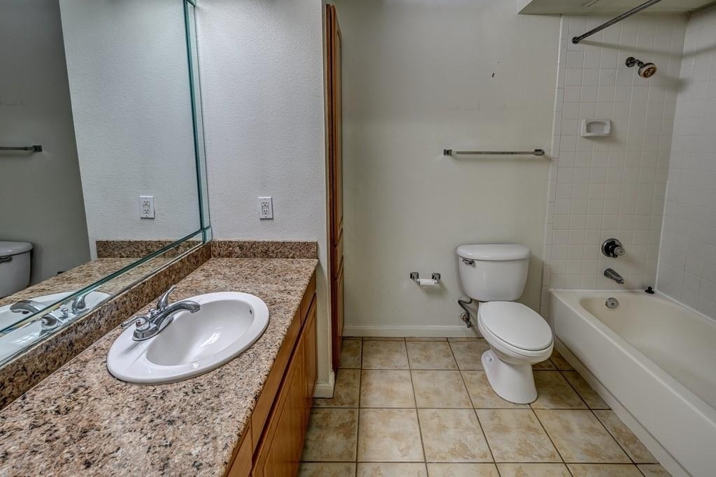 3231 Allen Parkway - Photo 2