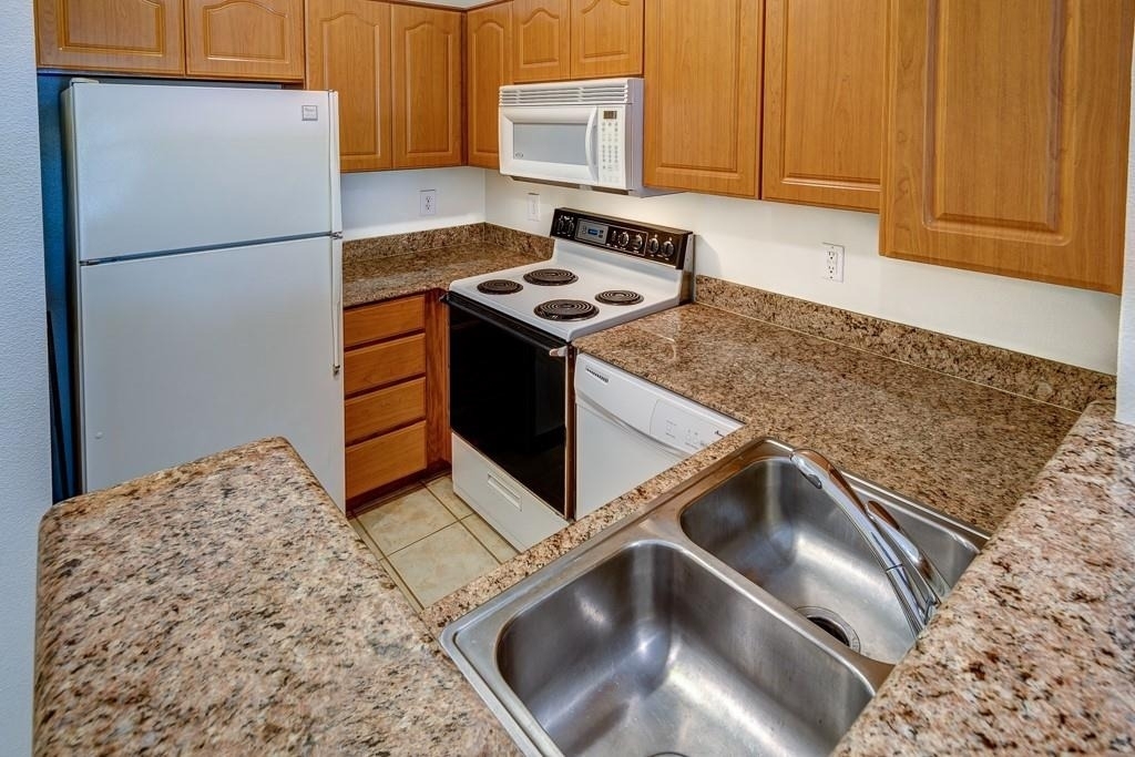 3231 Allen Parkway - Photo 7