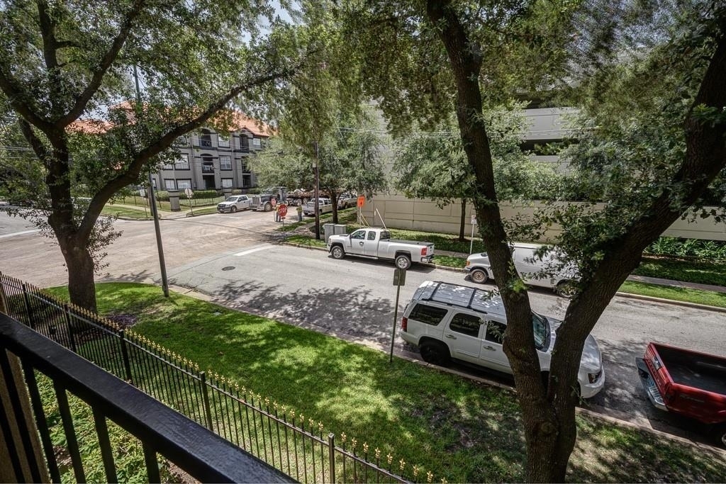 3231 Allen Parkway - Photo 11
