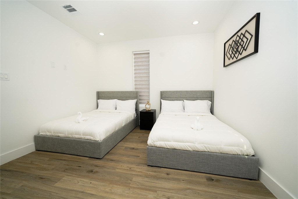 4607 Edmund Street - Photo 34