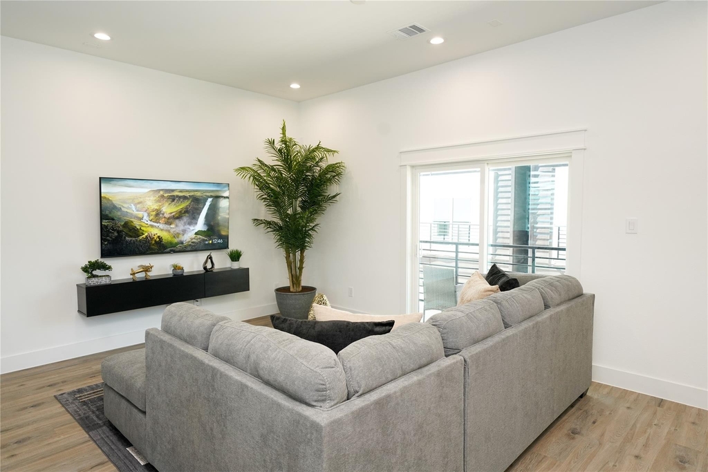 4607 Edmund Street - Photo 8